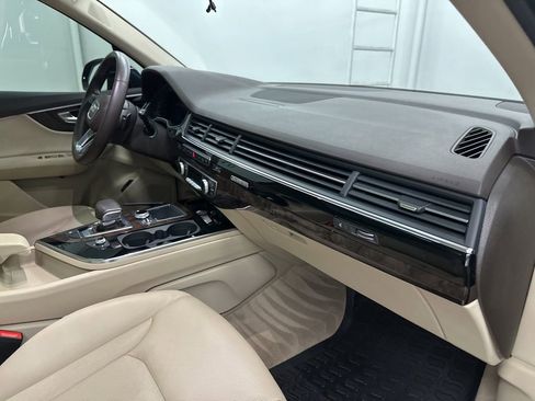 Used 2019 Audi Q7 3.0T Premium Plus w/ Premium Plus Package AWD/4WD image 23