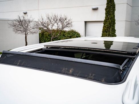 Used 2021 Cadillac Escalade ESV Premium Luxury image 14