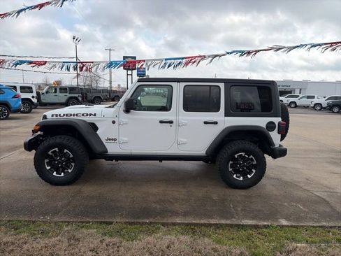 Used 2025 Jeep Wrangler Unlimited Rubicon image 3