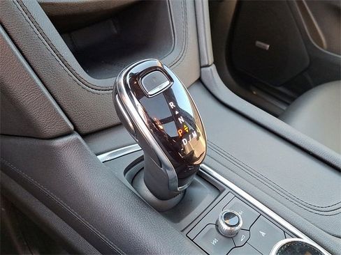 Used 2025 Cadillac XT5 Premium Luxury image 13