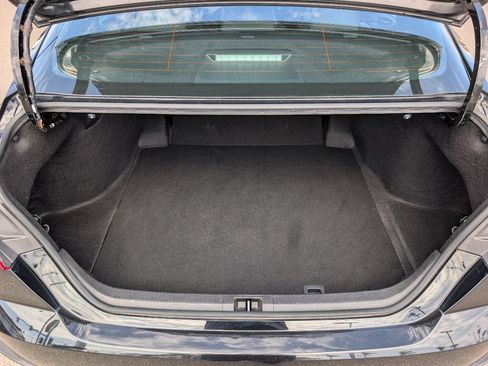 Used 2025 Toyota Camry SE FWD image 9