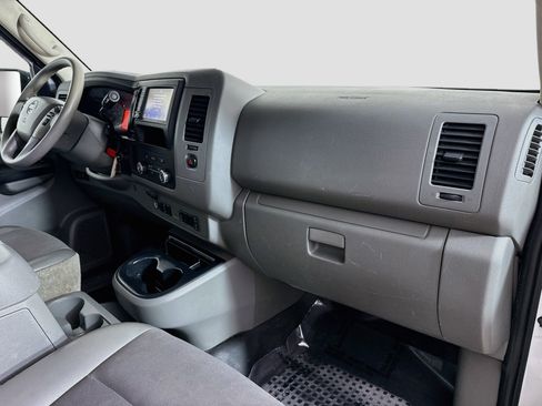 Used 2020 Nissan NV 2500 SV RWD image 27