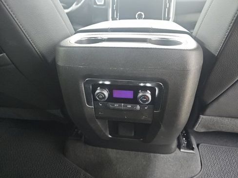 Used 2025 GMC Yukon Denali AWD/4WD image 24