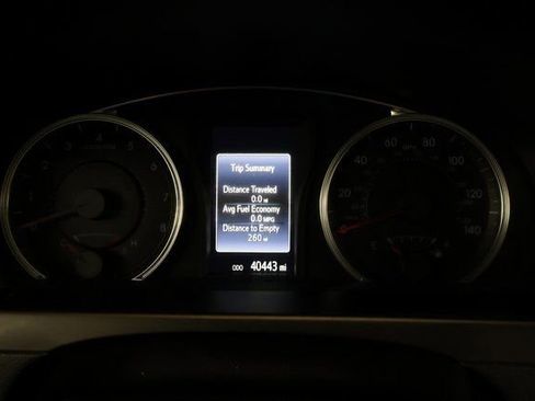 Used 2017 Toyota Camry SE image 16