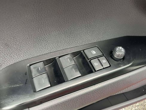 Used 2026 Toyota Camry SE FWD image 15