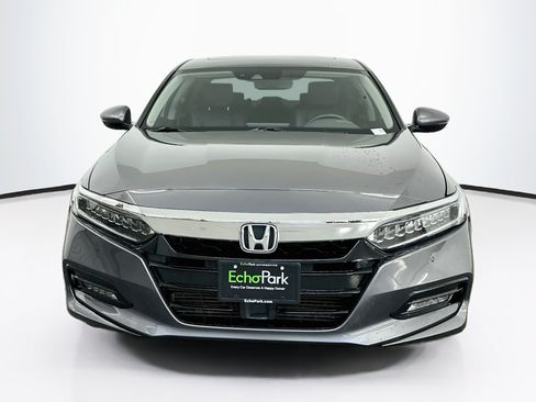 Used 2019 Honda Accord Touring image 2