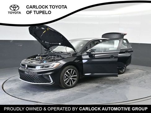 Used 2025 Volkswagen Jetta SE w/ Sunroof Package image 49