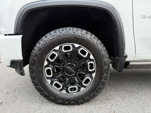 Used 2021 Chevrolet Silverado 2500 High Country AWD/4WD image 46