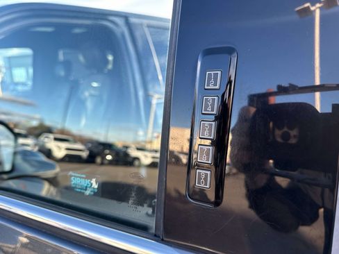 Used 2016 Ford F150 Platinum w/ Equipment Group 701A Luxury image 11