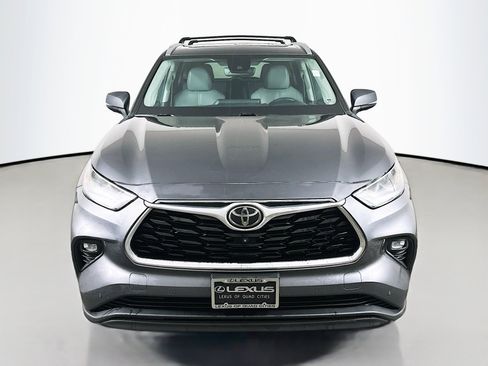 Used 2020 Toyota Highlander Limited image 2