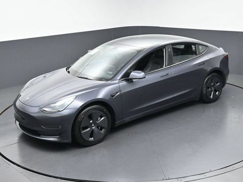 Used 2022 Tesla Model 3 Long Range AWD/4WD image 3