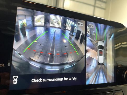 Used 2023 Nissan Pathfinder SL w/ SL Premium Package image 12