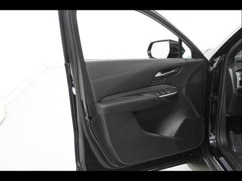 Used 2024 Cadillac XT4 Premium Luxury AWD/4WD image 4