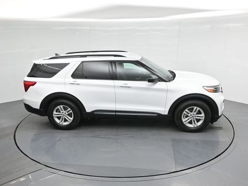 Certified 2021 Ford Explorer XLT image 42