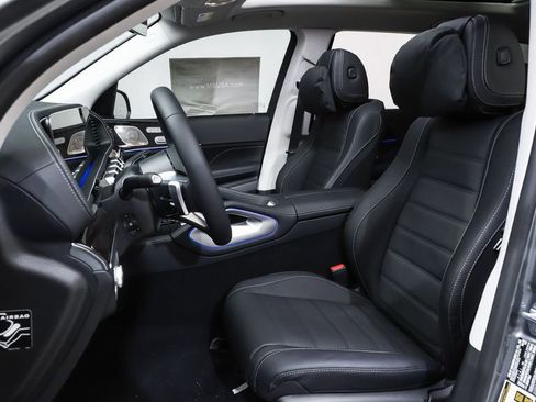 New 2026 Mercedes-Benz GLS 450 4MATIC image 9