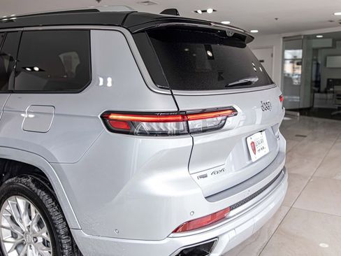 Used 2021 Jeep Grand Cherokee L Summit w/ Advanced Protech Group IV AWD/4WD image 15