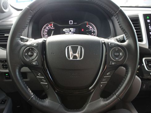 Used 2016 Honda Pilot Touring image 12