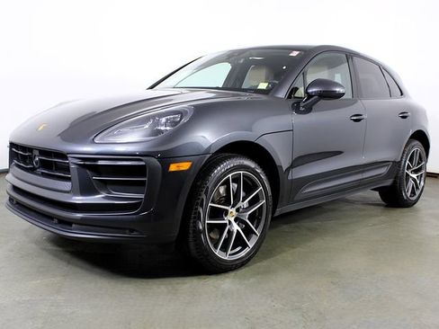 Certified 2024 Porsche Macan AWD/4WD image 1