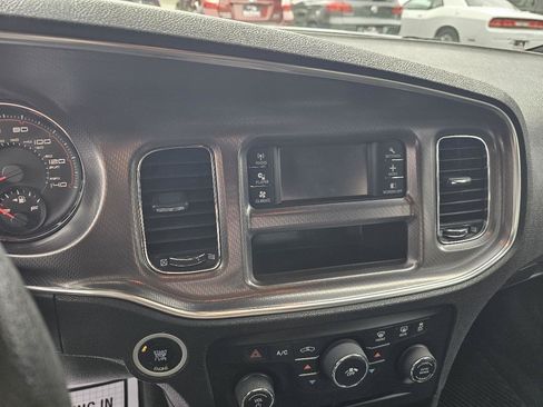 Used 2013 Dodge Charger SE RWD image 25