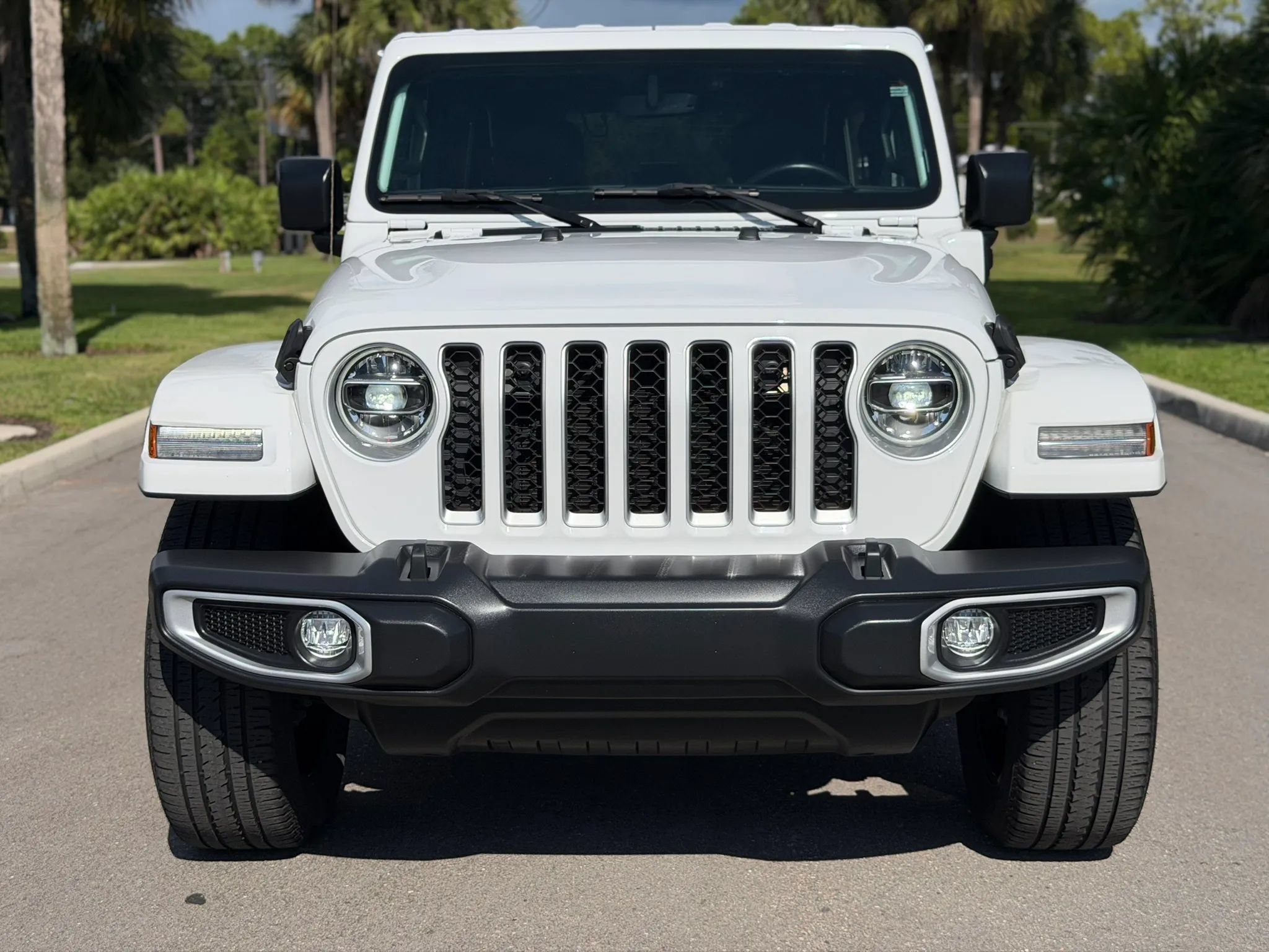 Used 2021 Jeep Wrangler Unlimited Sahara AWD/4WD image 4