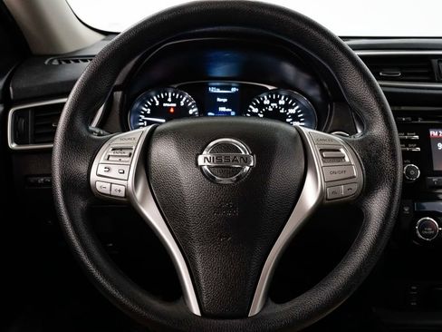 Used 2015 Nissan Rogue SV image 11