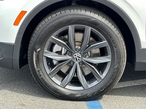 Certified 2023 Volkswagen Tiguan SE w/ Panoramic Sunroof Package image 27