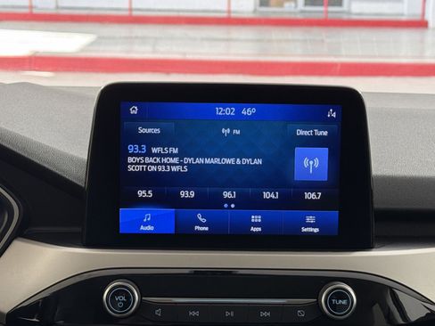 Used 2021 Ford Escape SE image 18