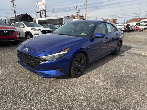 Certified 2022 Hyundai Elantra SEL FWD image 3