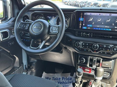 Used 2024 Jeep Wrangler Unlimited Rubicon 4xe w/ Safety Group AWD/4WD image 18