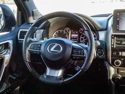 Used 2023 Lexus GX 460 Premium w/ Premium Package image 17