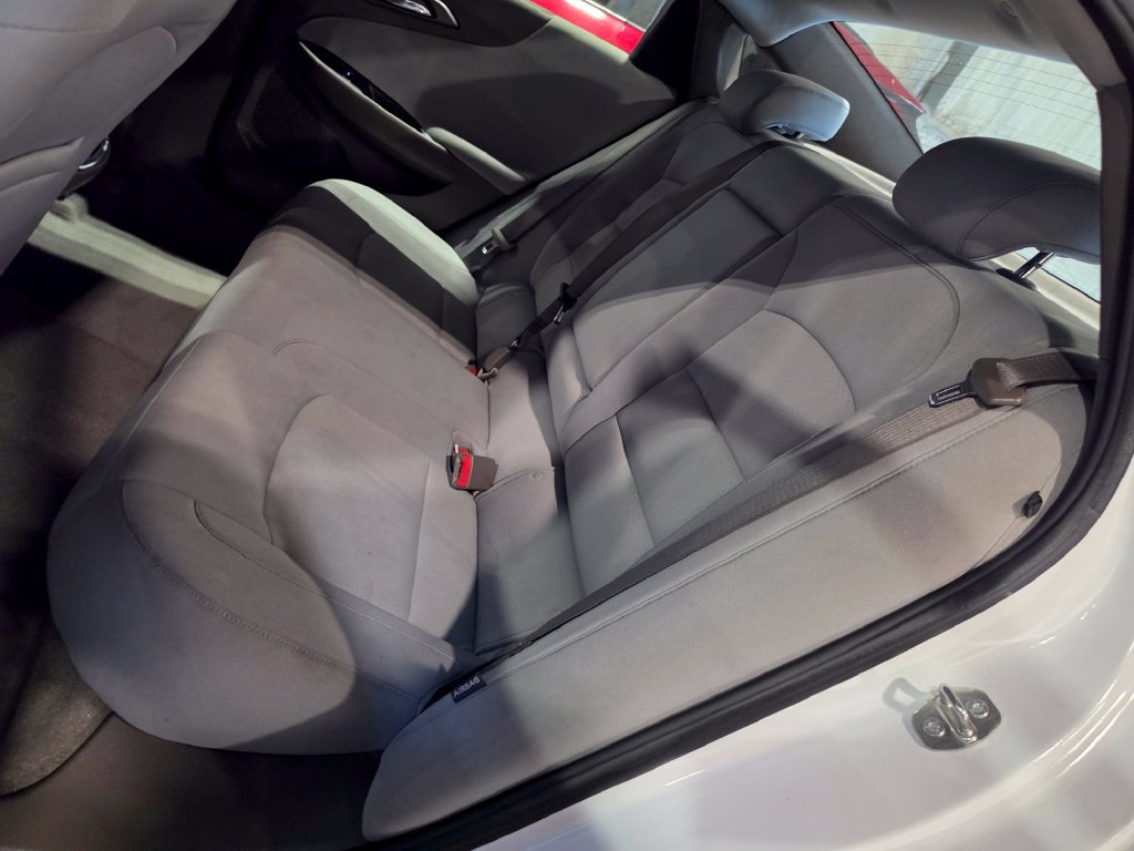 Used 2022 Chevrolet Malibu LT FWD image 7