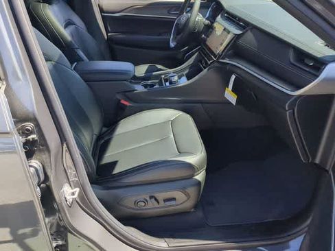 New 2026 Jeep Grand Cherokee Limited AWD/4WD image 24