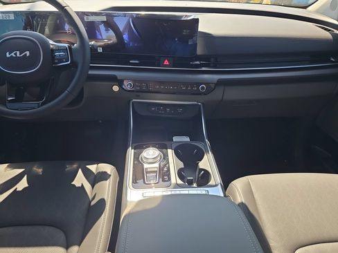 New 2026 Kia Carnival EX FWD image 15