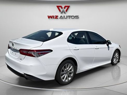 Used 2019 Toyota Camry LE FWD image 4