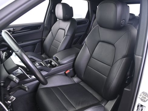 Certified 2022 Porsche Cayenne E-Hybrid image 30