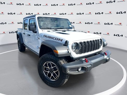 Used 2025 Jeep Gladiator Rubicon w/ Safety Group AWD/4WD image 1