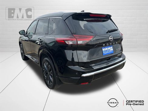 Used 2024 Nissan Rogue Platinum image 4