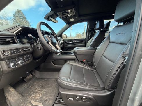Used 2024 GMC Yukon Denali w/ Advanced Technology Package image 10