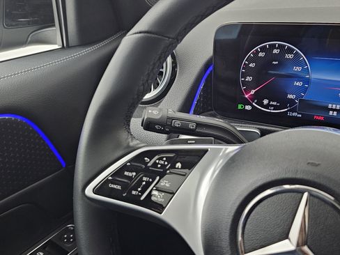 Certified 2025 Mercedes-Benz GLB 250 4MATIC image 32