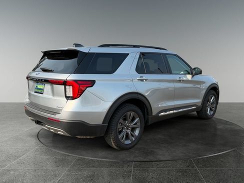Used 2025 Ford Explorer Active w/ Active Comfort Package AWD/4WD image 8