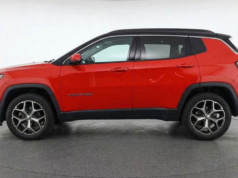 Used 2025 Jeep Compass Limited image 3