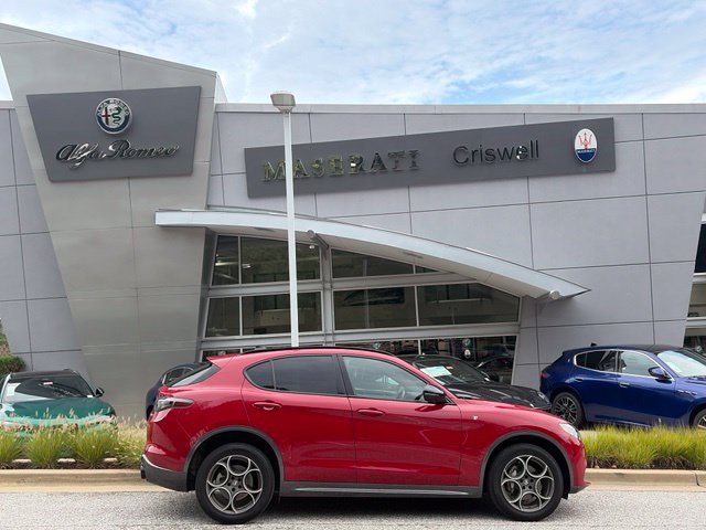 Used 2024 Alfa Romeo Stelvio Ti AWD/4WD image 3