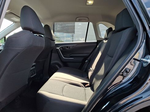 Used 2023 Toyota RAV4 LE AWD/4WD image 10