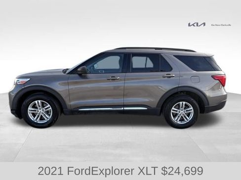 Used 2021 Ford Explorer XLT image 5