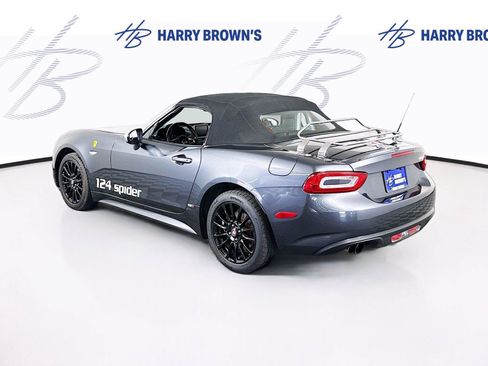 Used 2017 FIAT 124 Spider Classica RWD image 25