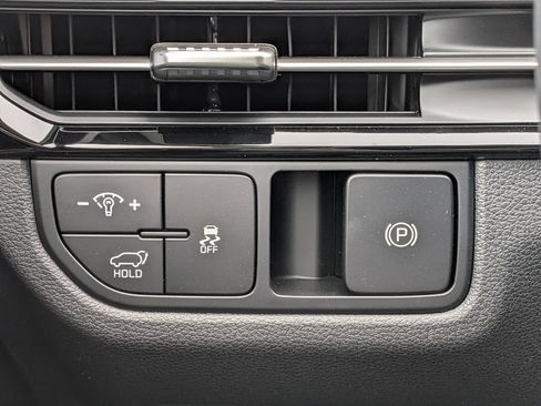 Used 2026 Kia Sportage EX FWD image 17