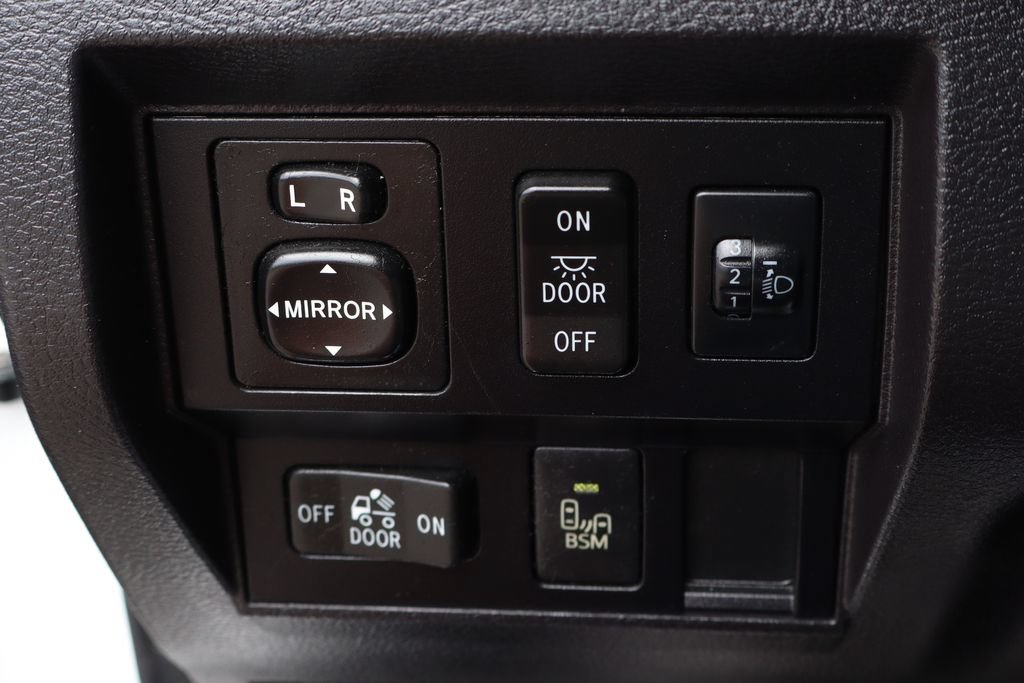 Used 2016 Toyota Tundra SR5 w/ TRD Off Road Package AWD/4WD image 23