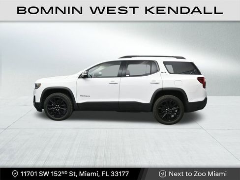 Used 2022 GMC Acadia SLE w/ Driver Convenience Package image 2