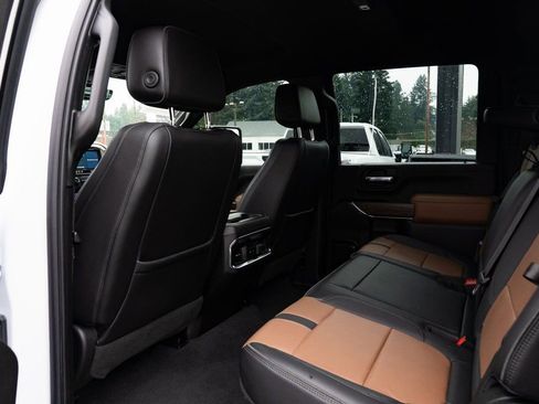 Used 2023 Chevrolet Silverado 2500 High Country image 21