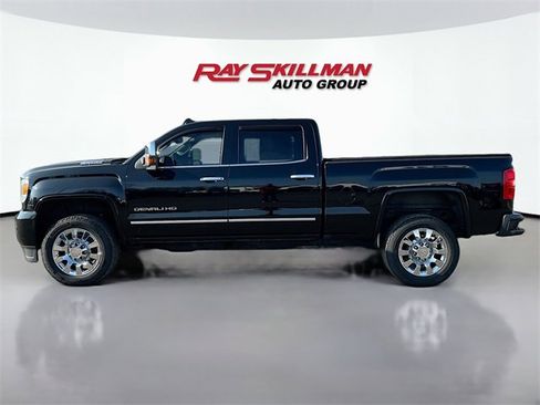 Used 2019 GMC Sierra 2500 Denali w/ Duramax Plus Package image 4
